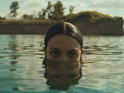 Grietas aterciopeladas // La dueña de la jauría: el milagro de ser, por fin,&nbsp;visible